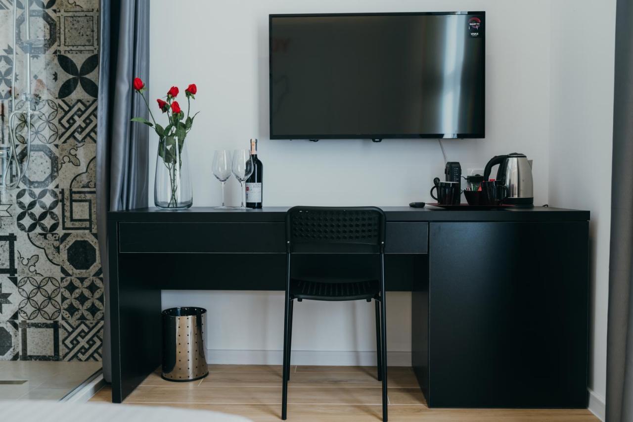 Poppy Downtown Suites Sarajevo Сараево Екстериор снимка