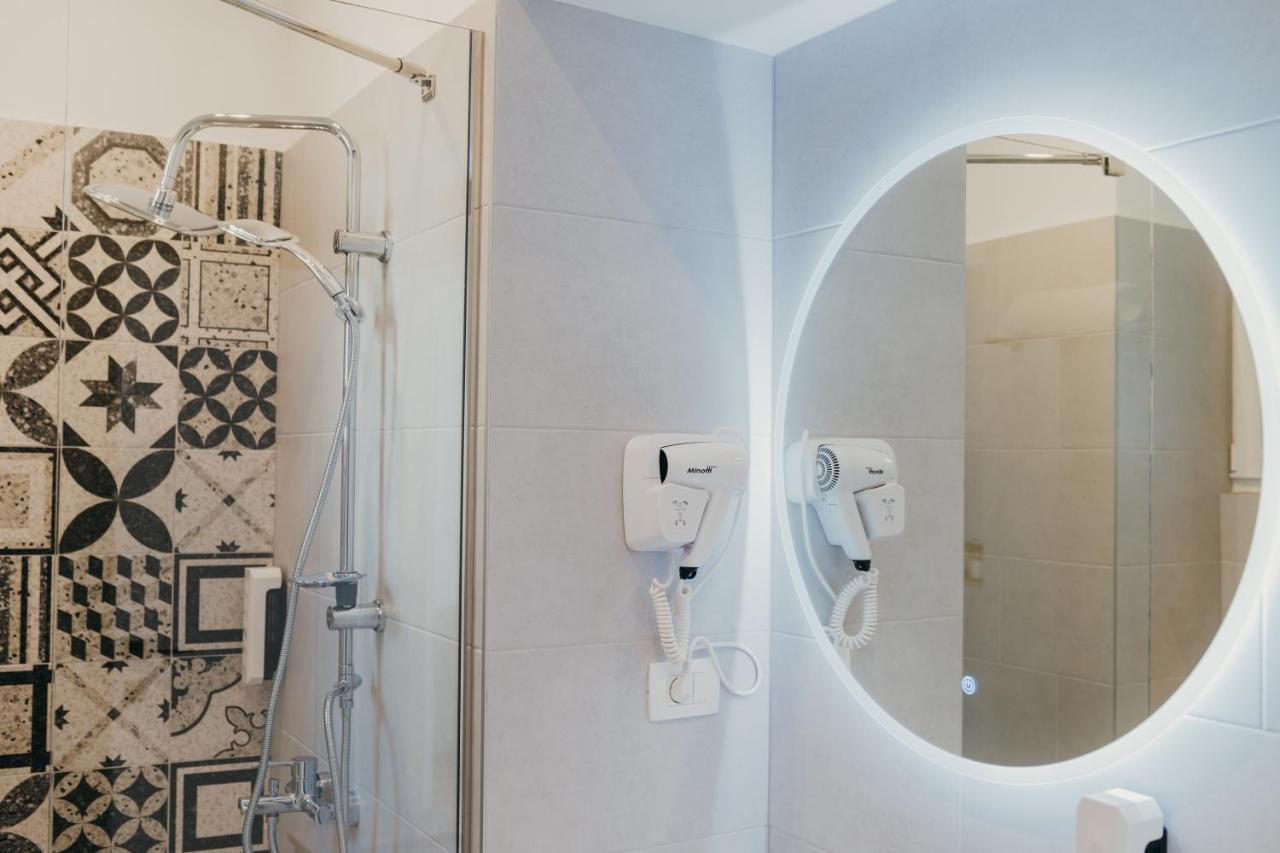 Poppy Downtown Suites Sarajevo Сараево Екстериор снимка