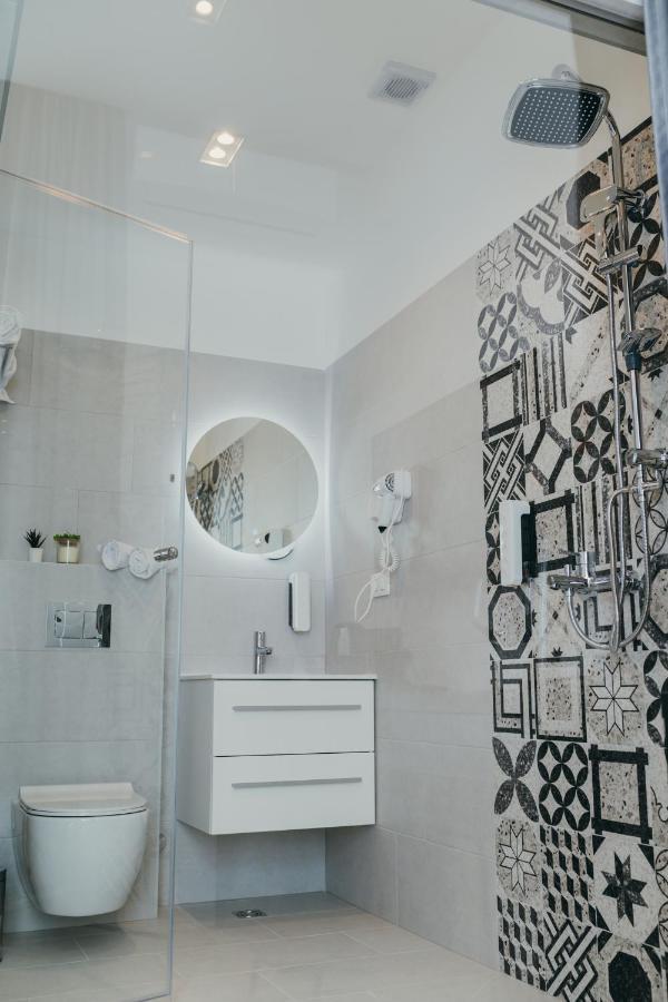 Poppy Downtown Suites Sarajevo Сараево Екстериор снимка