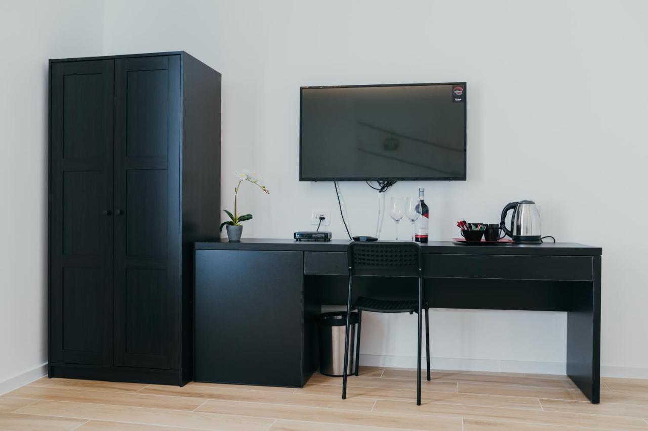 Poppy Downtown Suites Sarajevo Сараево Екстериор снимка